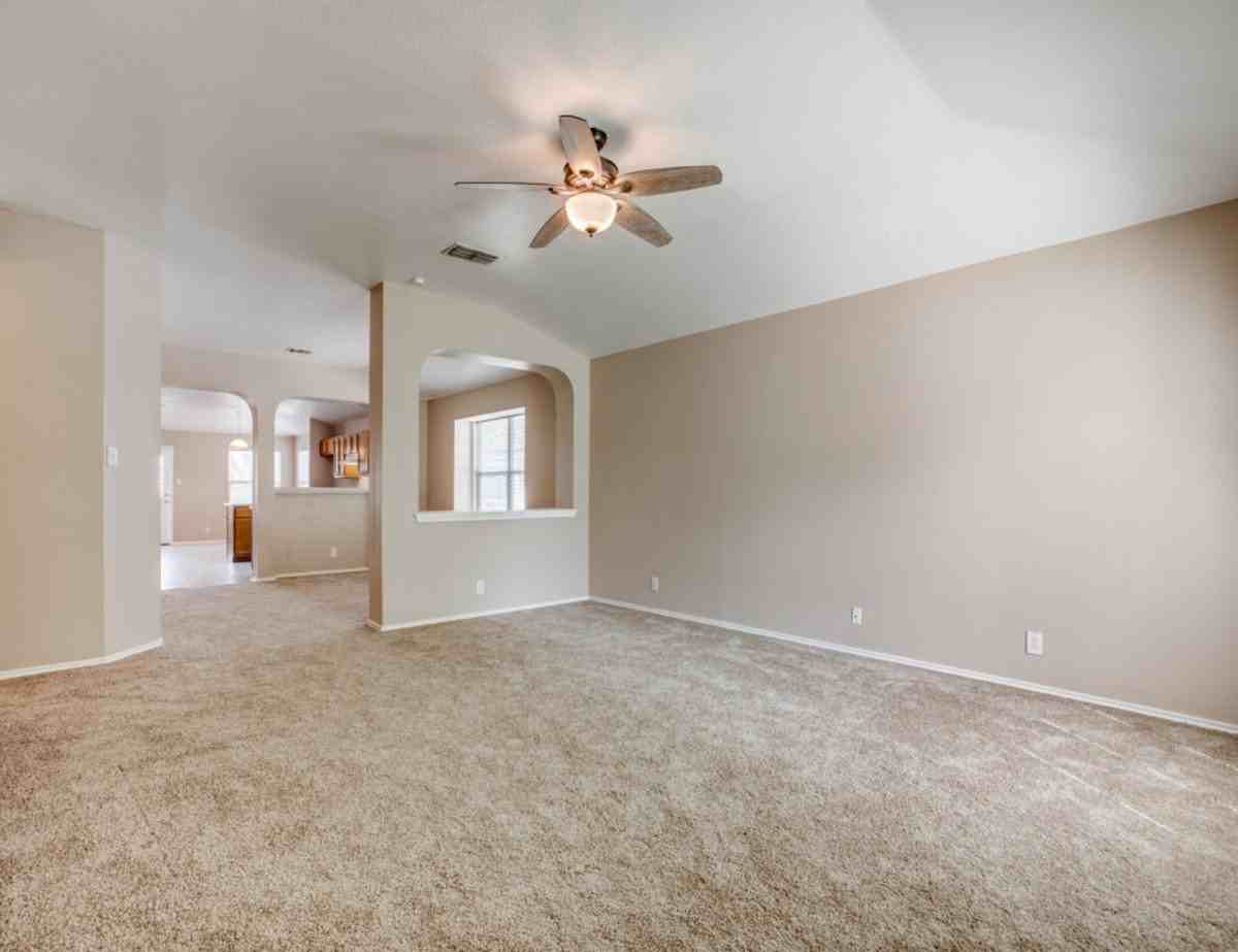 611 Granite Clf - Photo 3 of 11
