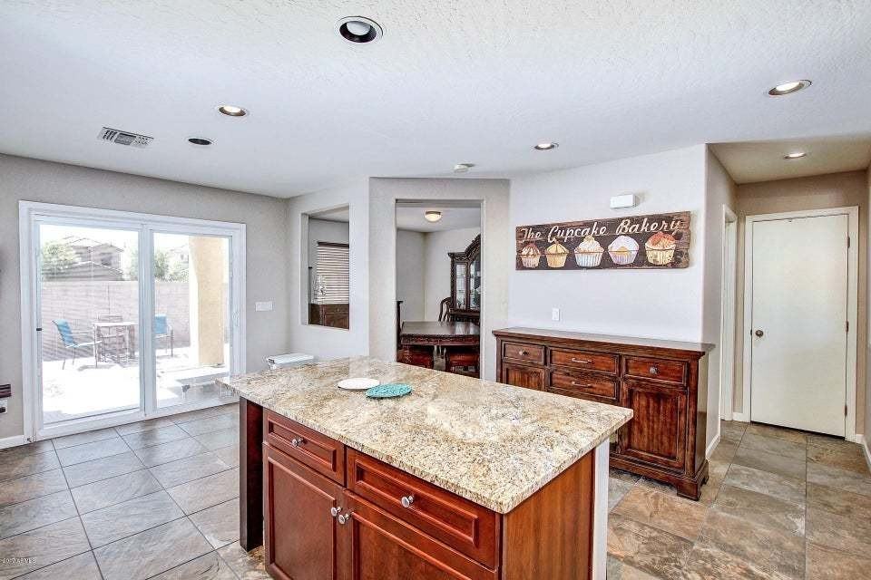 40301 W Peggy Ct - Photo 3 of 6