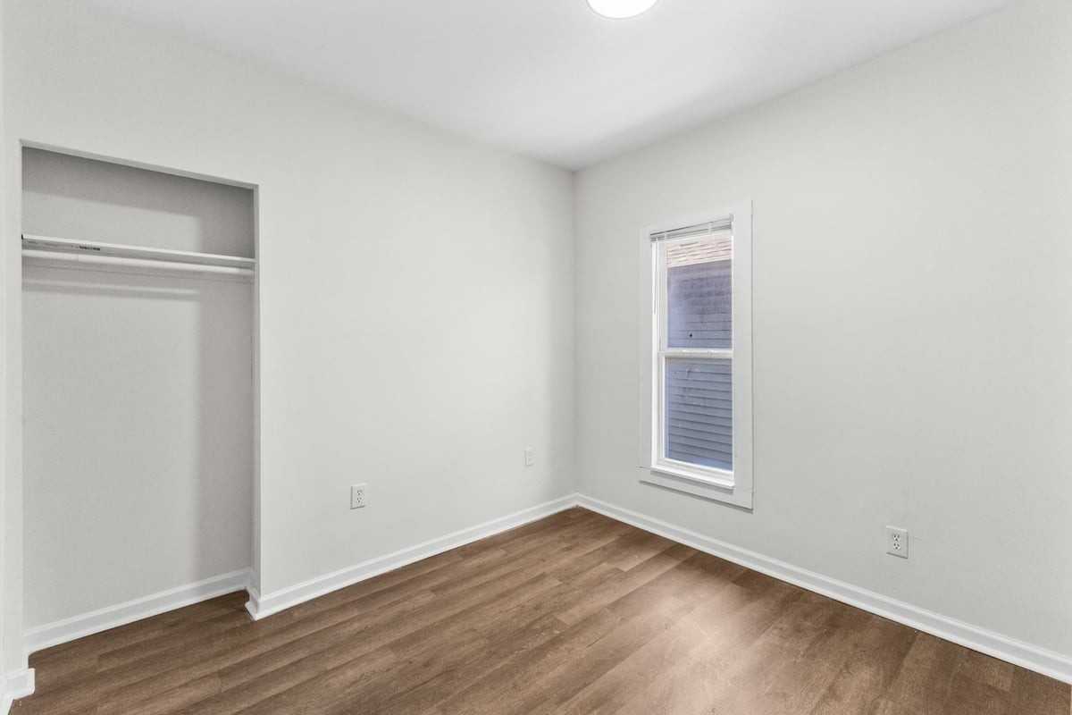 1339 Mooberry St - Photo 2 of 27