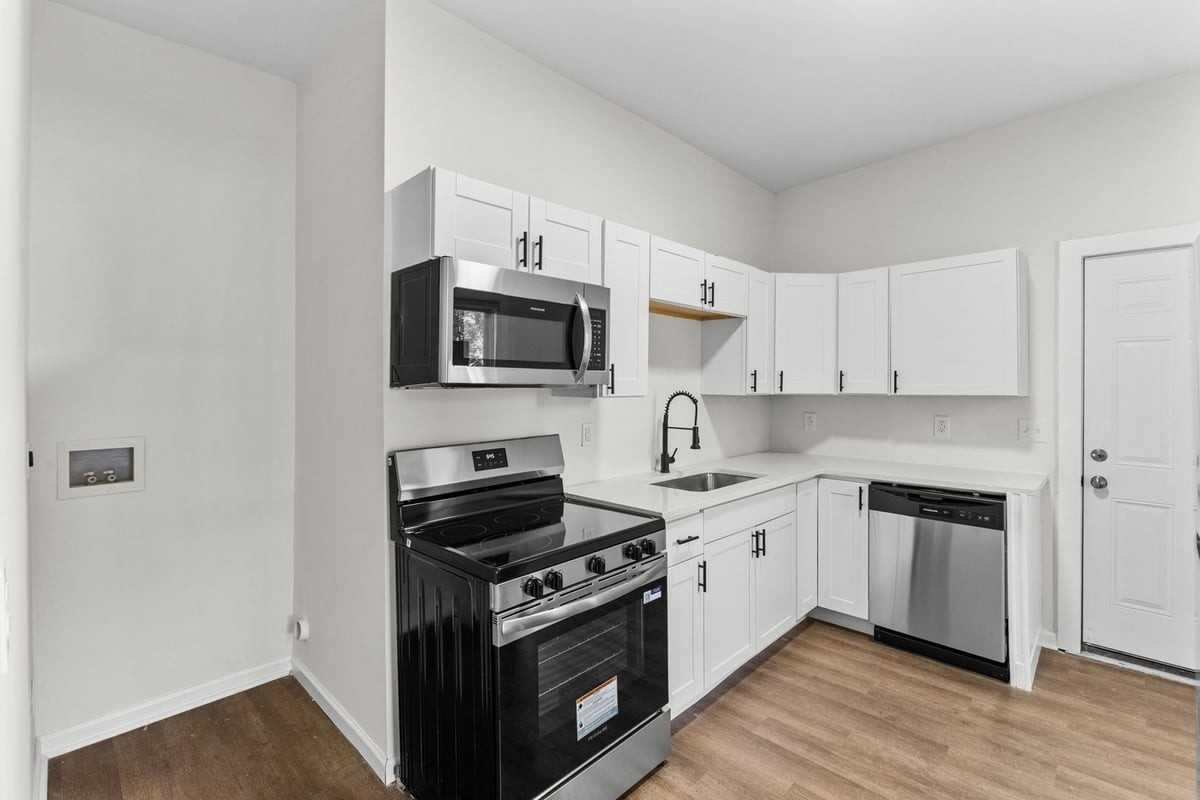 1339 Mooberry St - Photo 4 of 27