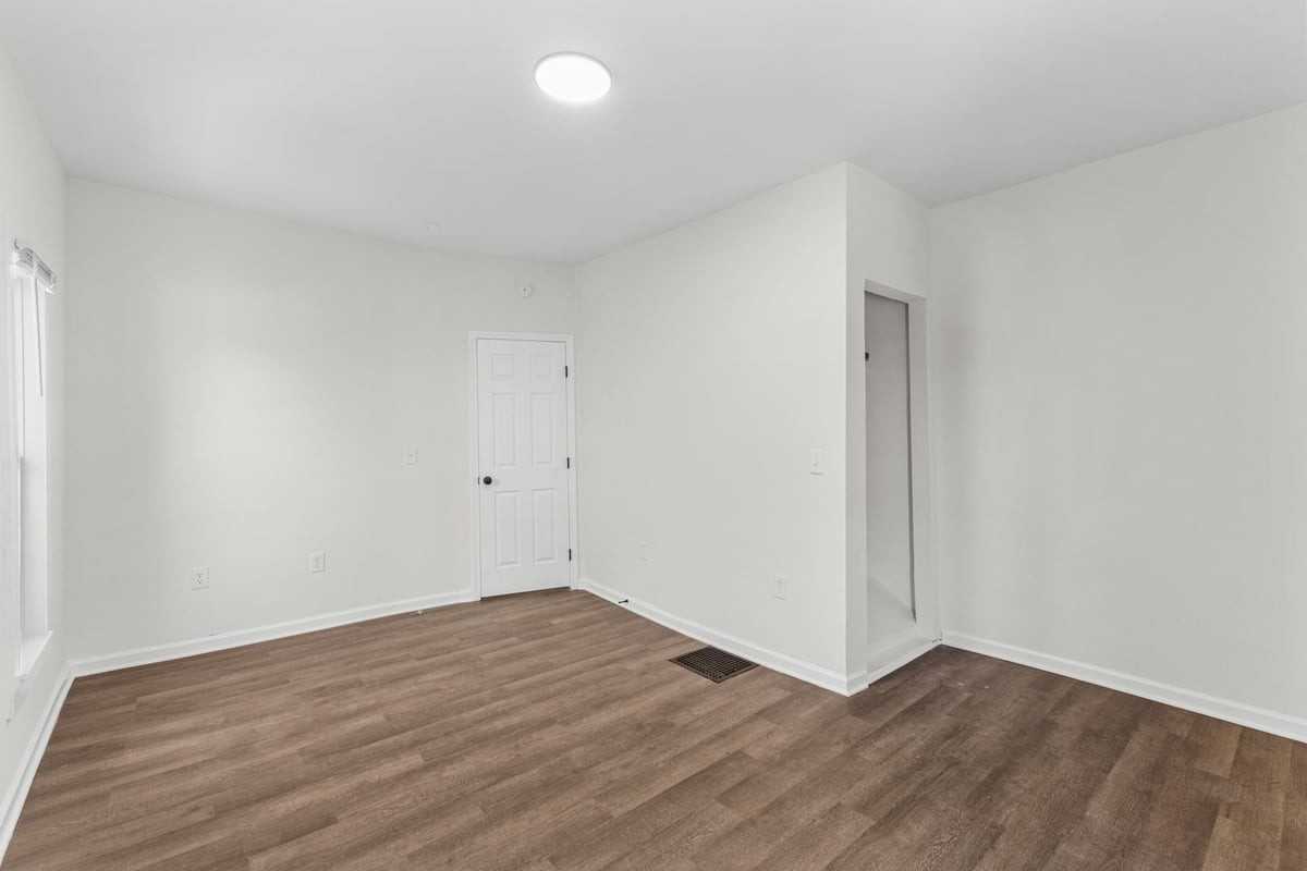 1341 Mooberry St - Photo 3 of 25