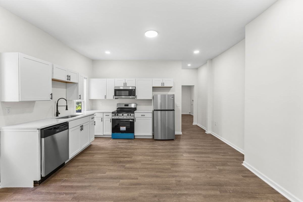 1341 Mooberry St - Photo 4 of 25