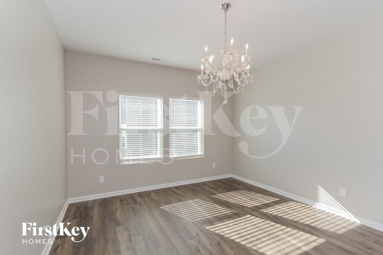 7798 Creek Park Dr - Photo 5 of 15