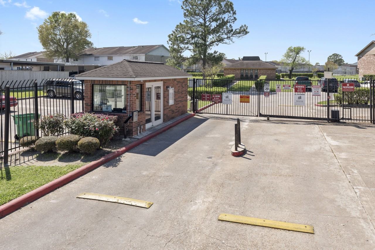 7009 Chasewood Dr