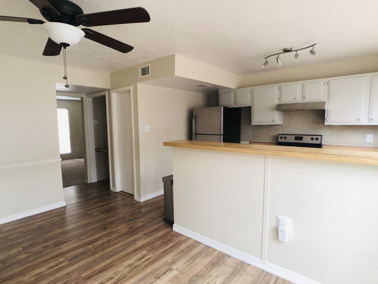 7009 Chasewood Dr - Photo 4 of 13