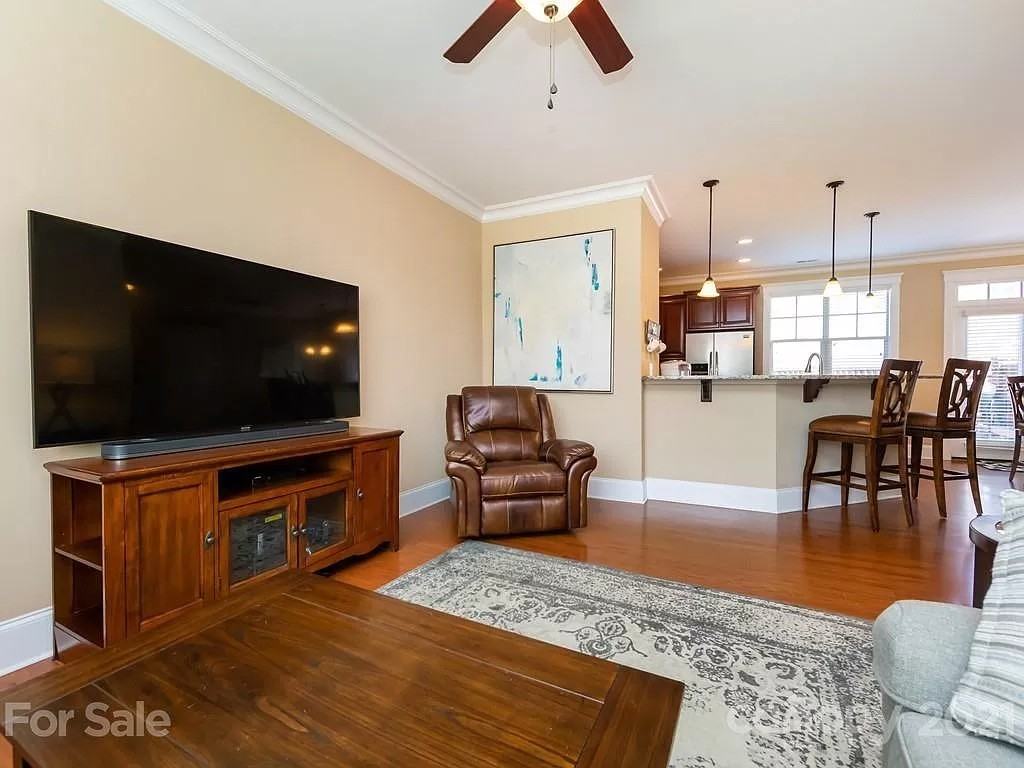 500 Summerfield Pl - Photo 3 of 18