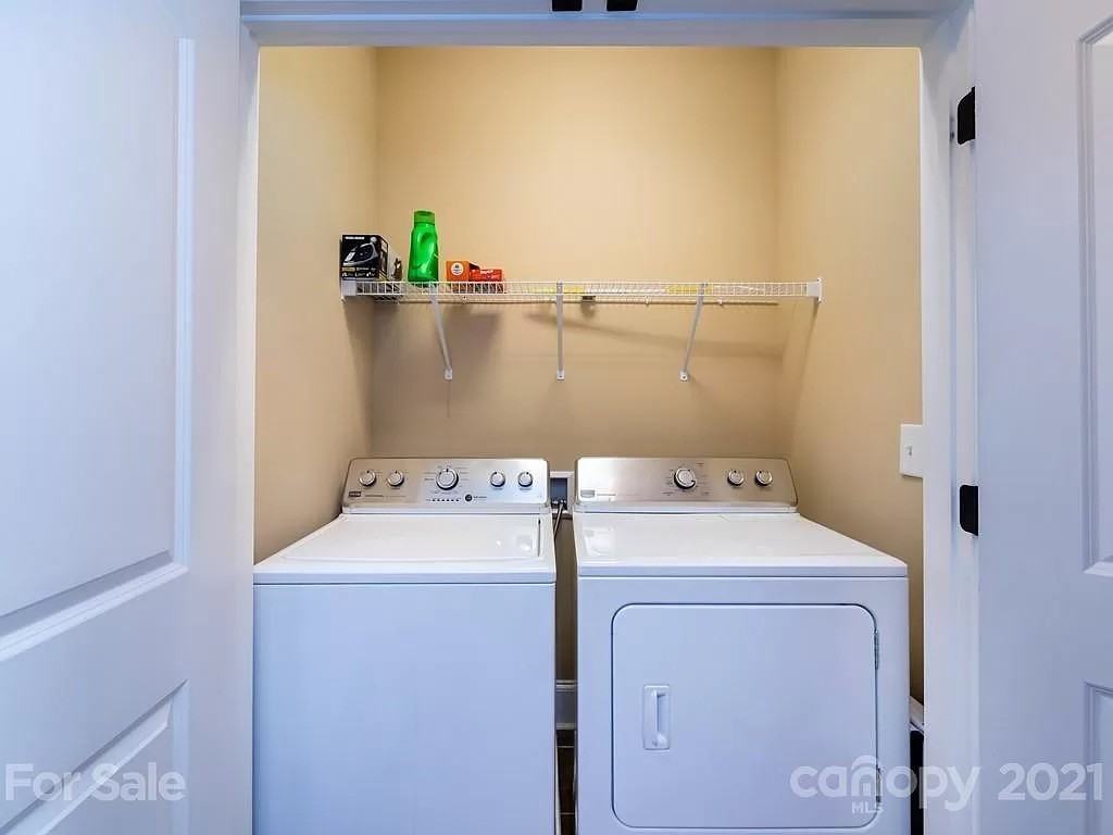 500 Summerfield Pl - Photo 4 of 18