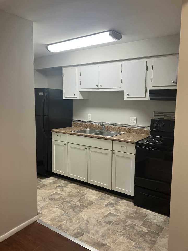 220 Polk St #1 - Photo 4 of 12