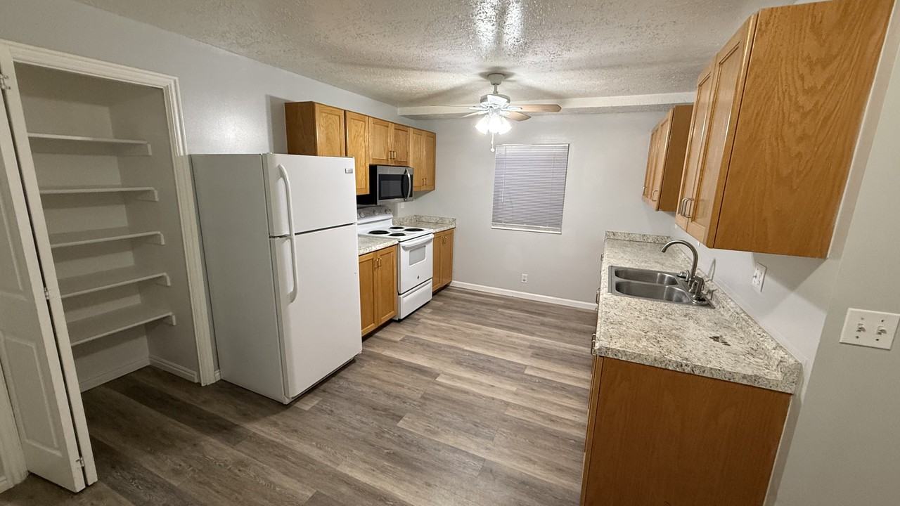 344 S St #4 - Photo 6 of 18