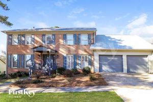 featured image of 1079 Lakeview Rd