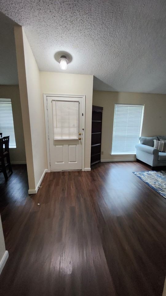 4318 Lashley Dr - Photo 7 of 21