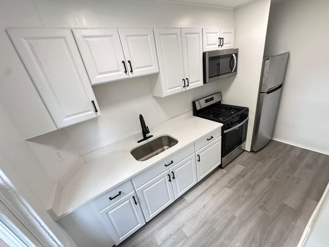 109 S 7th Ave #5 - Photo 3 of 33