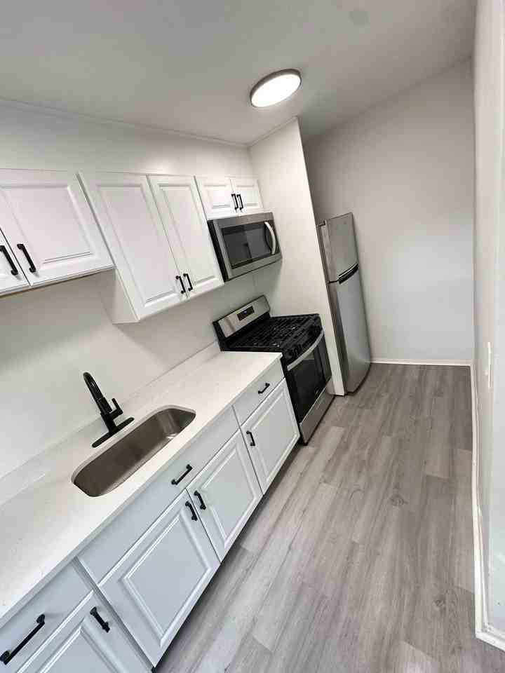 109 S 7th Ave #5 - Photo 4 of 33