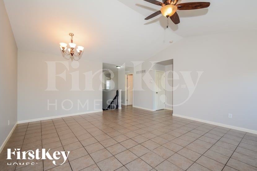 44 Spring Borough Ct - Photo 3 of 15
