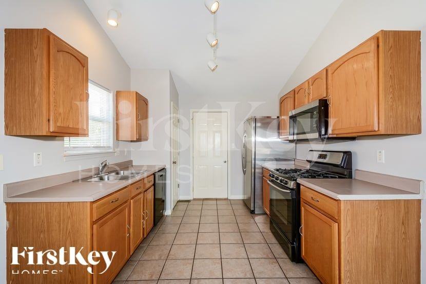 44 Spring Borough Ct - Photo 7 of 15