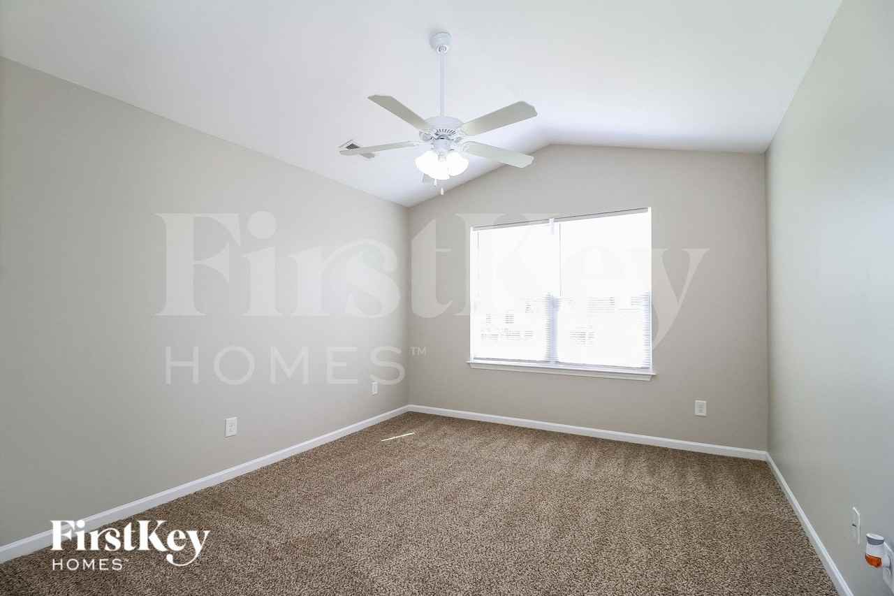 545 Lakewood Glen Ct - Photo 6 of 15