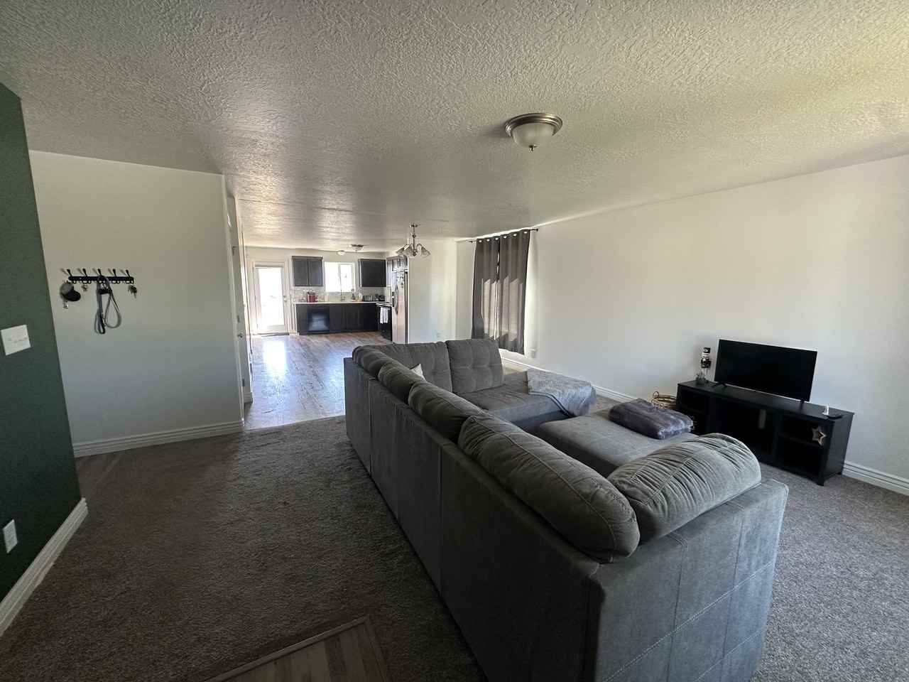 1771 S Longview Rd - Photo 3 of 19