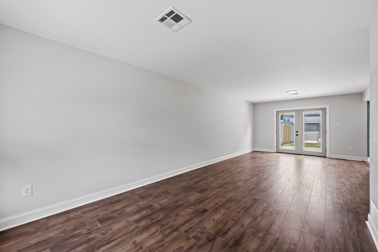 1108 Red Barn Ln - Photo 4 of 28