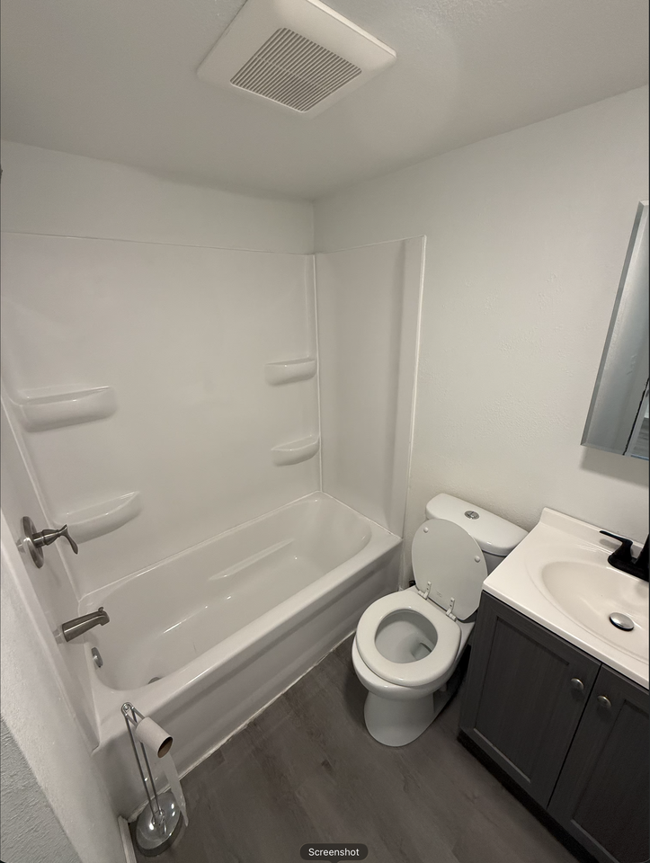323 Seward Ave #3 - Photo 5 of 10