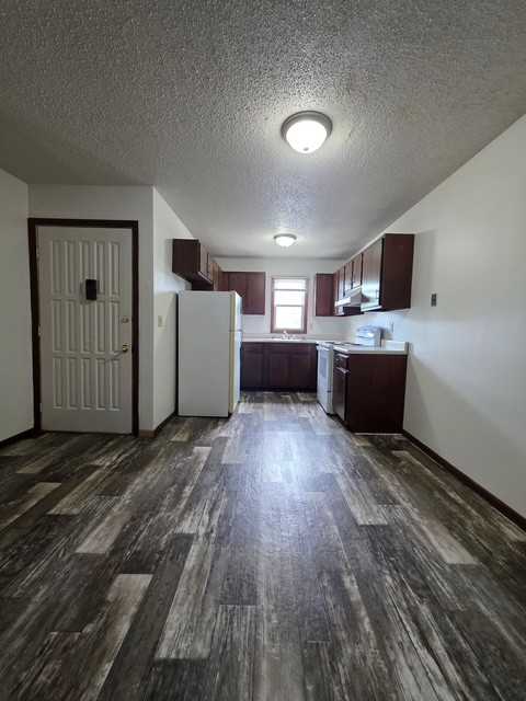 1652 8th St N #1 - Photo 3 of 21