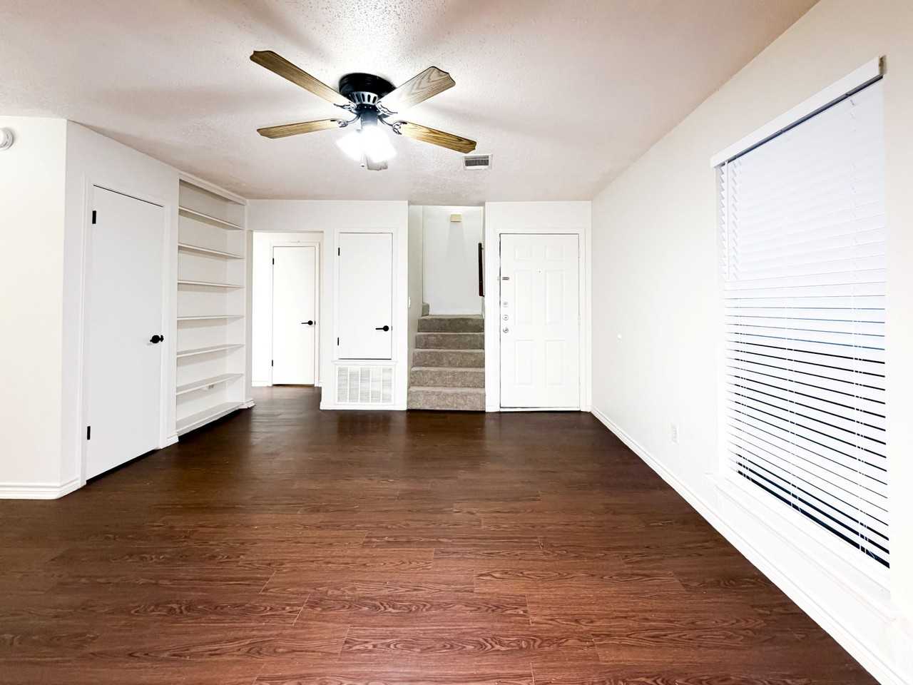 115 S Frio St #A - Photo 2 of 14