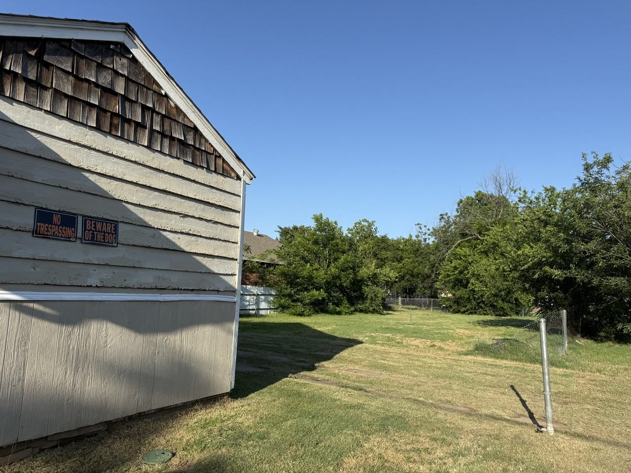 2304 Avenue D - Photo 3 of 18