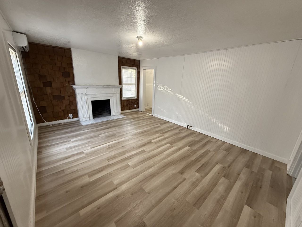 2304 Avenue D - Photo 5 of 18