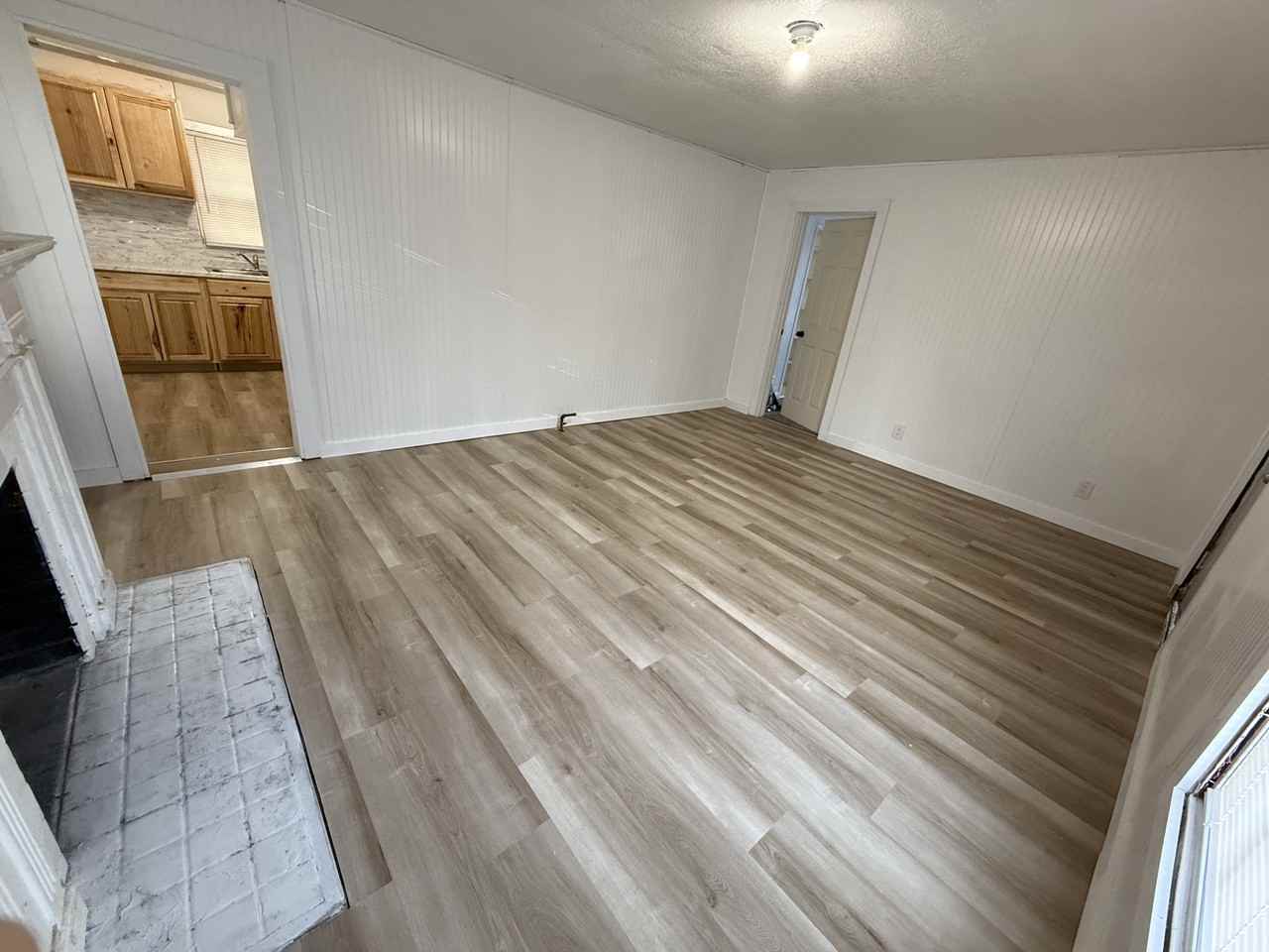 2304 Avenue D - Photo 6 of 18