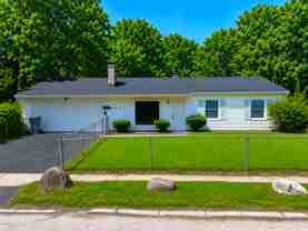 4511 N Kenmore Rd - Photo 1 of 1