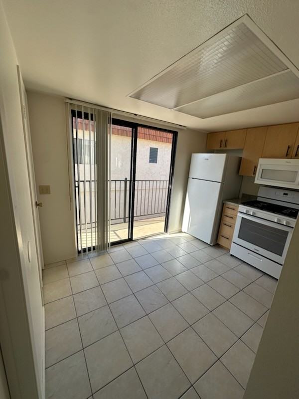3330 Harding St #J - Photo 2 of 17