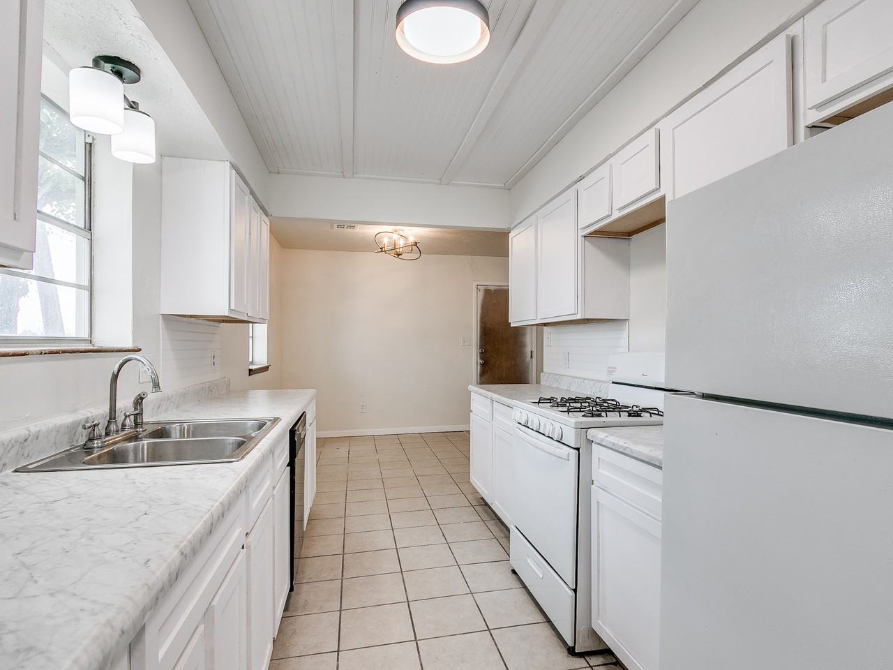 3300 Sw 40th St - Photo 6 of 18