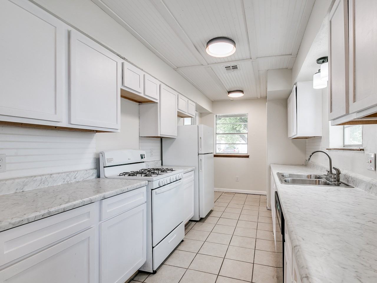 3300 Sw 40th St - Photo 7 of 18