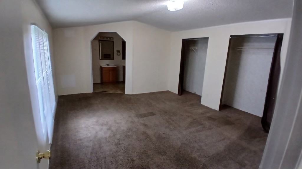 313 Lee St - Photo 4 of 7