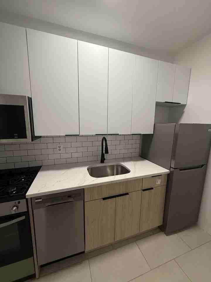 476 Central Ave #2R - Photo 2 of 2