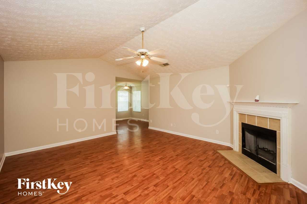 9421 Mulligan Ct - Photo 3 of 15