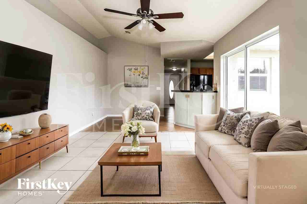 662 Sw Sandbar Ter - Photo 5 of 19