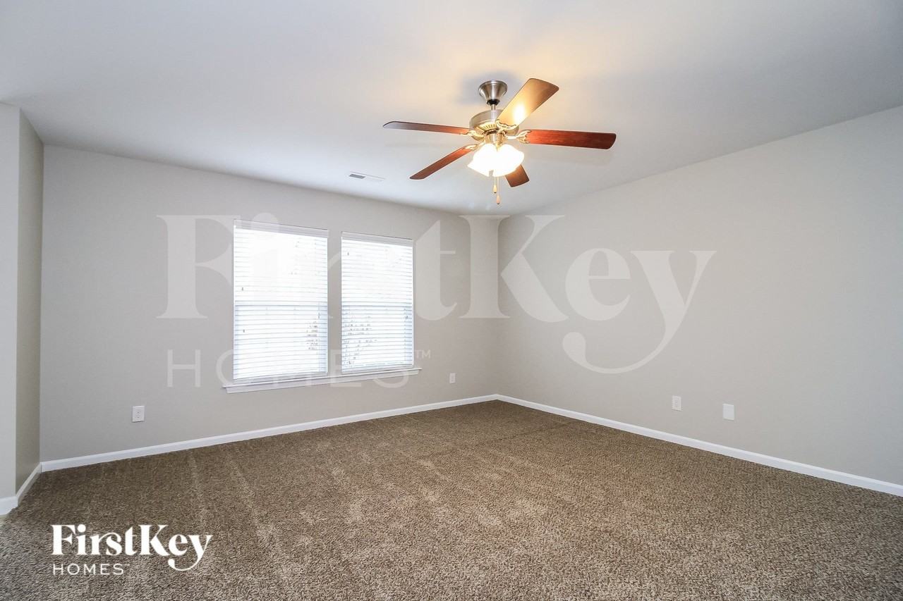 5784 Misty Hill Cir - Photo 6 of 15
