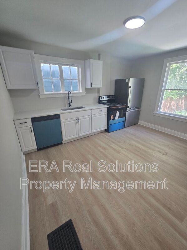 394 S Guilford Ave - Photo 4 of 23
