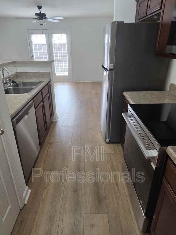 108 Oak Valley Cir - Photo 3 of 14