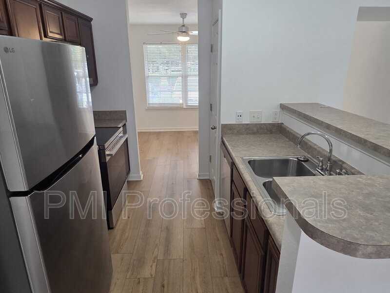 108 Oak Valley Cir - Photo 4 of 14