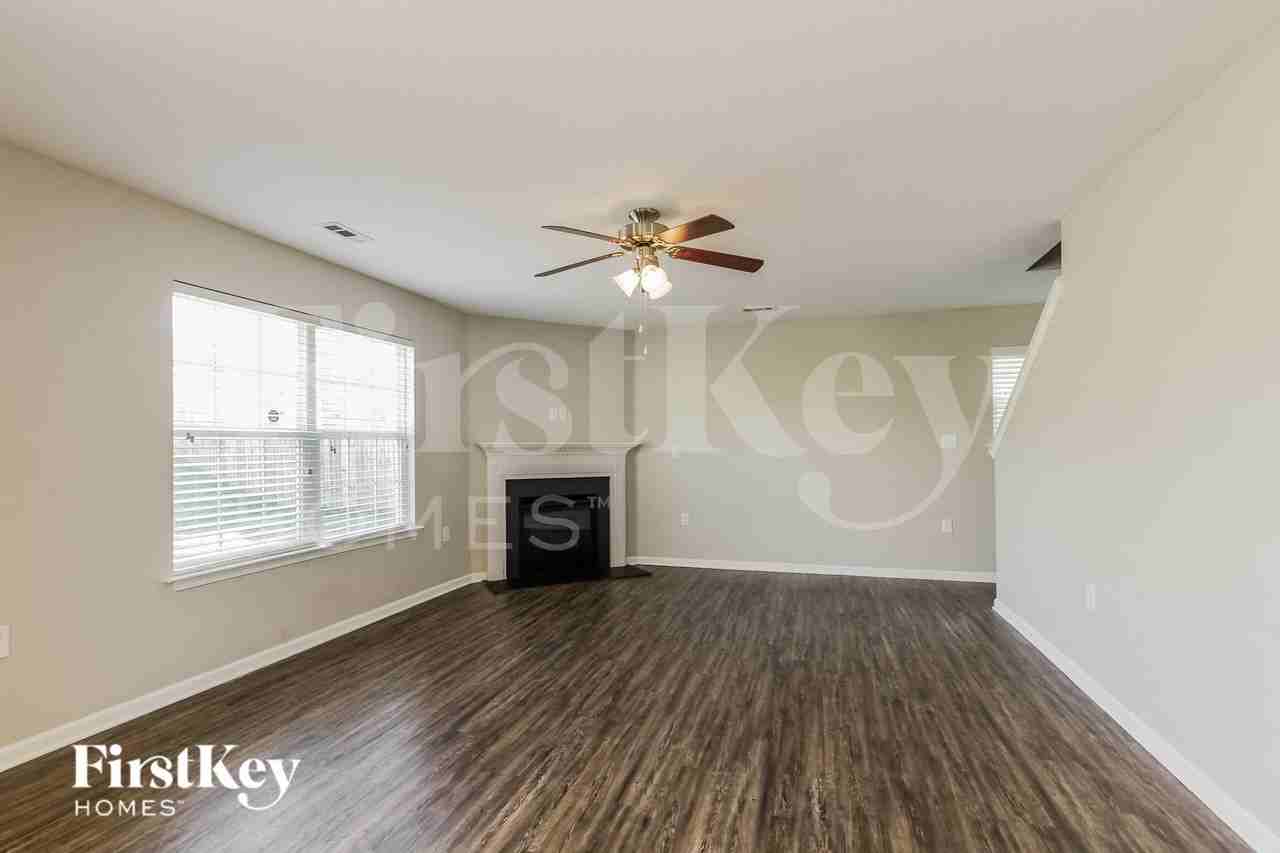 2936 Village Center Dr - Photo 7 of 14