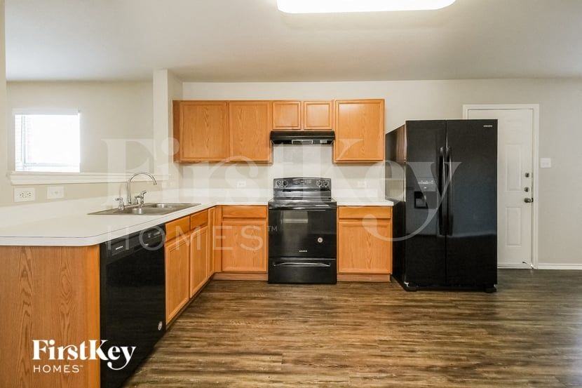 2809 Spencer Cir - Photo 6 of 15