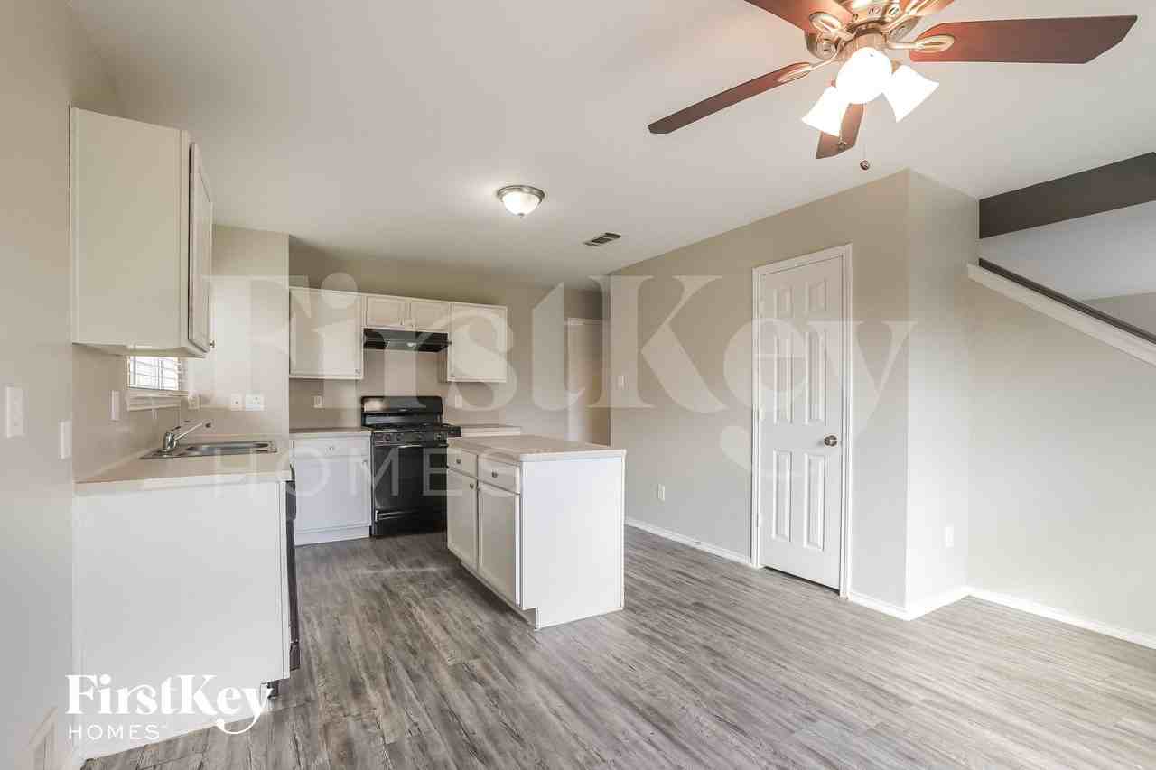20123 Braley Ct - Photo 5 of 15