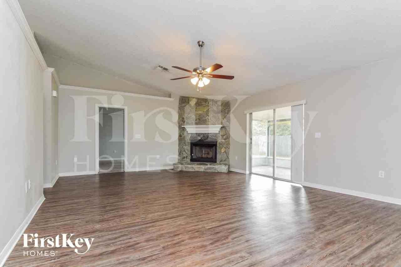 1719 Sandalwood Cir Sw - Photo 4 of 15