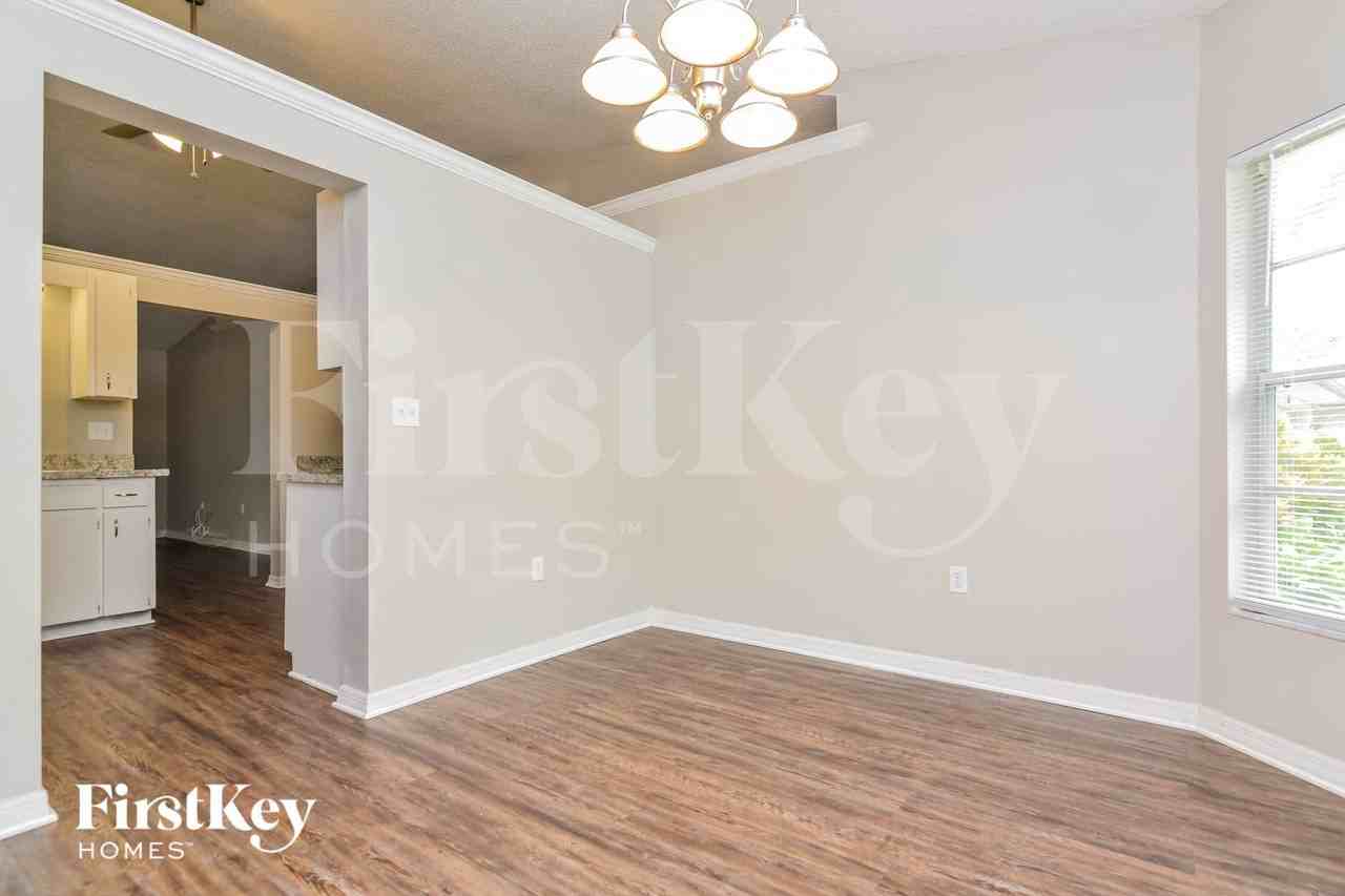 1719 Sandalwood Cir Sw - Photo 5 of 15
