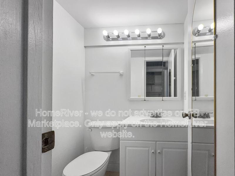 3016 Cambridge A #3016 - Photo 2 of 18