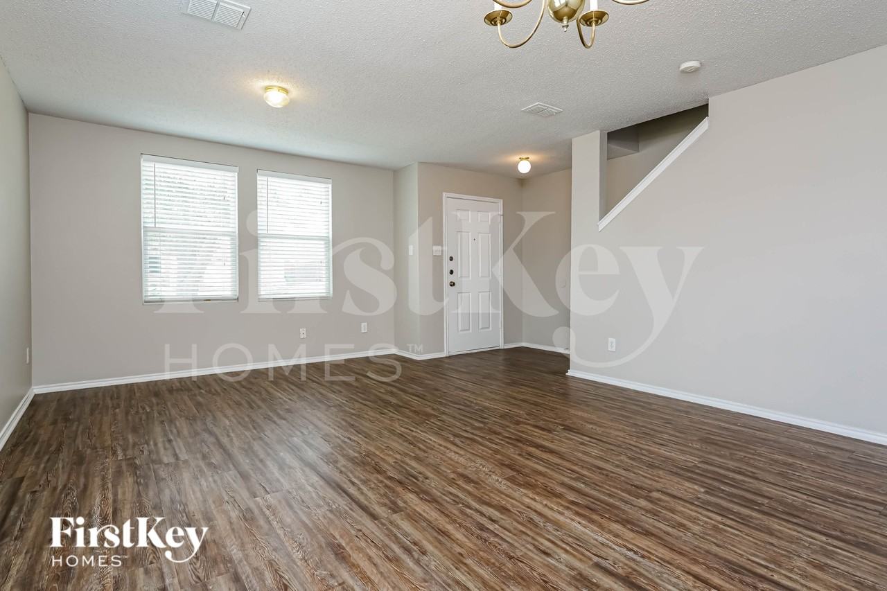 1218 Sullivan Dr - Photo 5 of 16