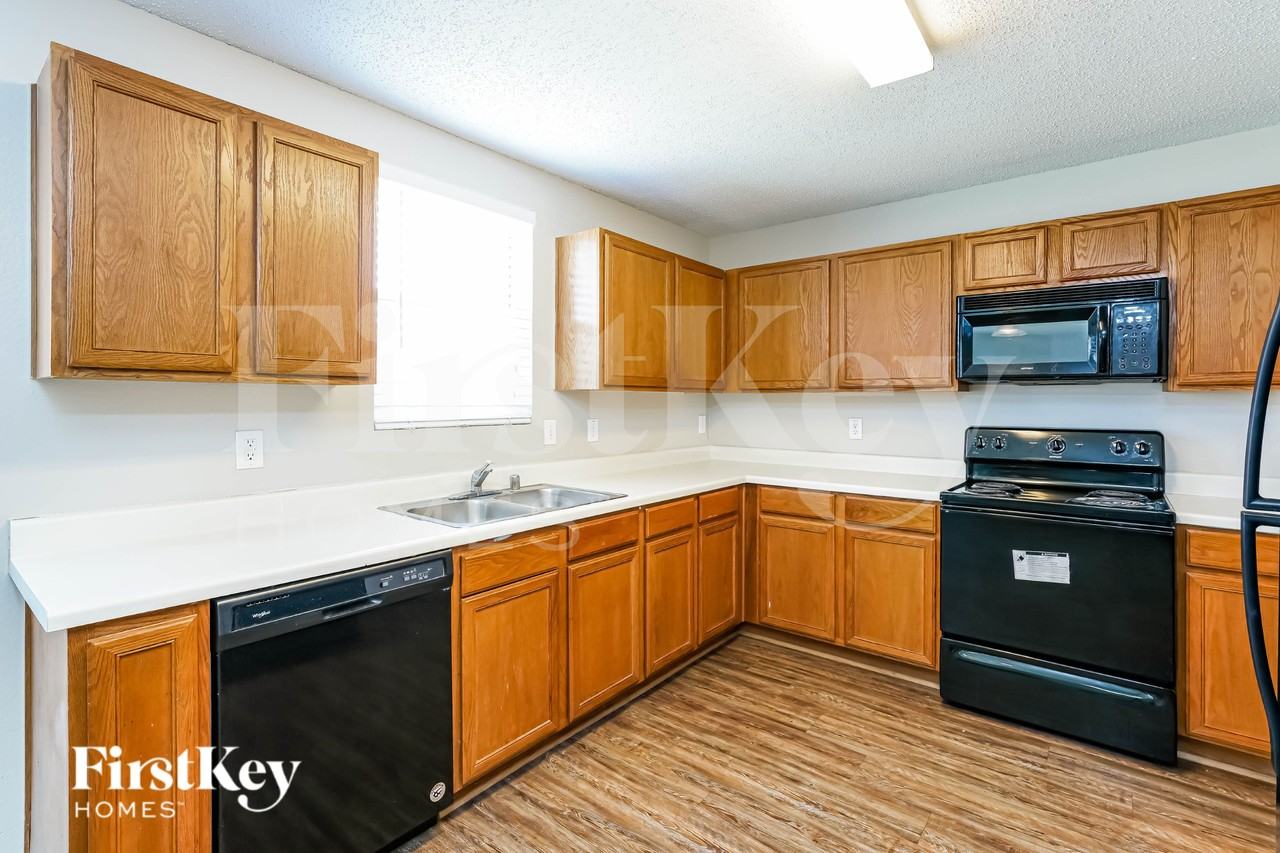 1218 Sullivan Dr - Photo 6 of 16