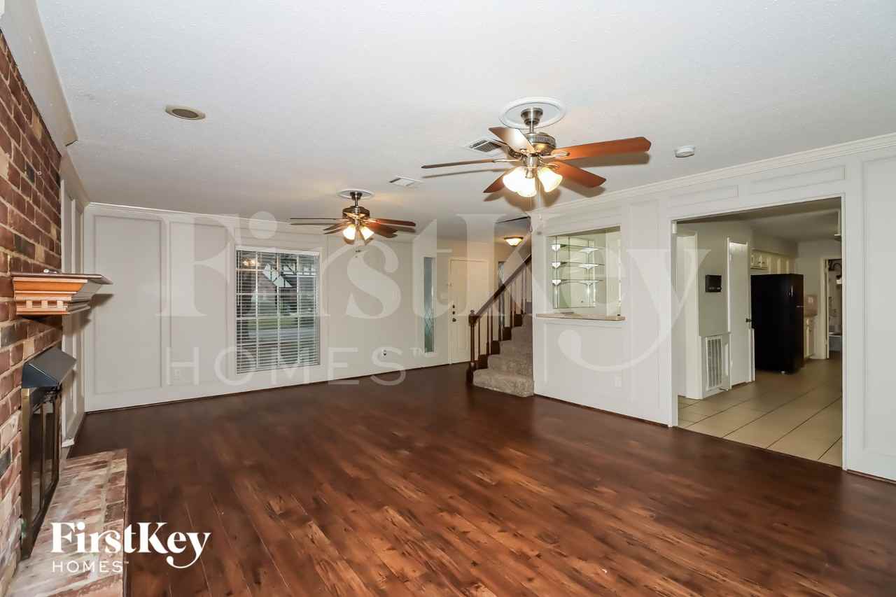 11506 Bristol Lane Ct - Photo 4 of 15