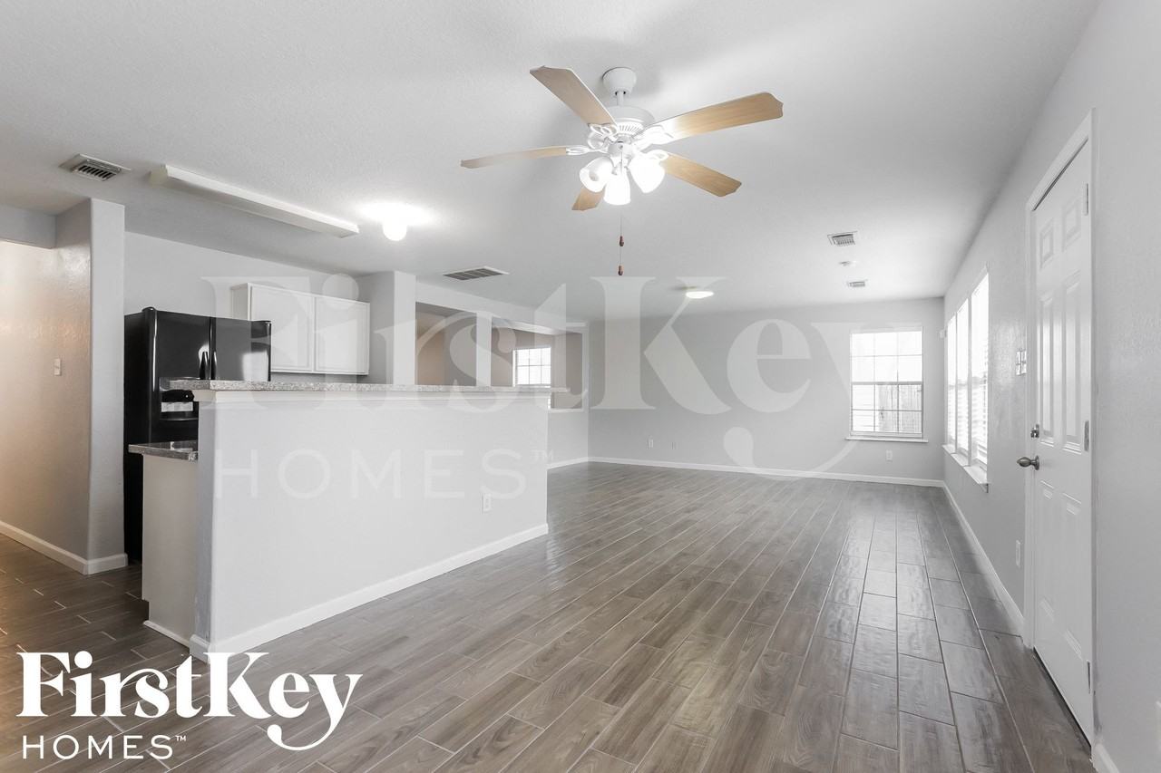 11210 Flying Geese Ln - Photo 2 of 14